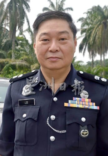 工程师涉酒驾惹祸 闯警方路障险撞警员 工程师涉酒驾惹祸 闯警方路障险撞警员