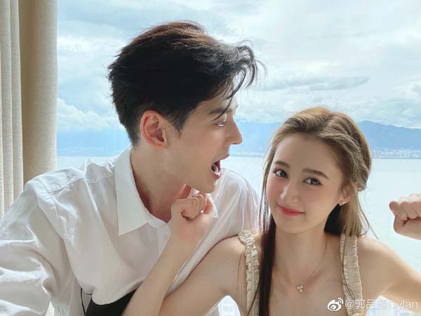 44岁郭品超官宣恋情‧认爱小14岁马泽涵