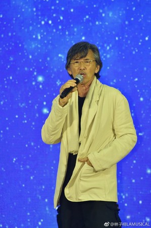 73岁林子祥穿4年前旧衣登台.网狂赞太节俭