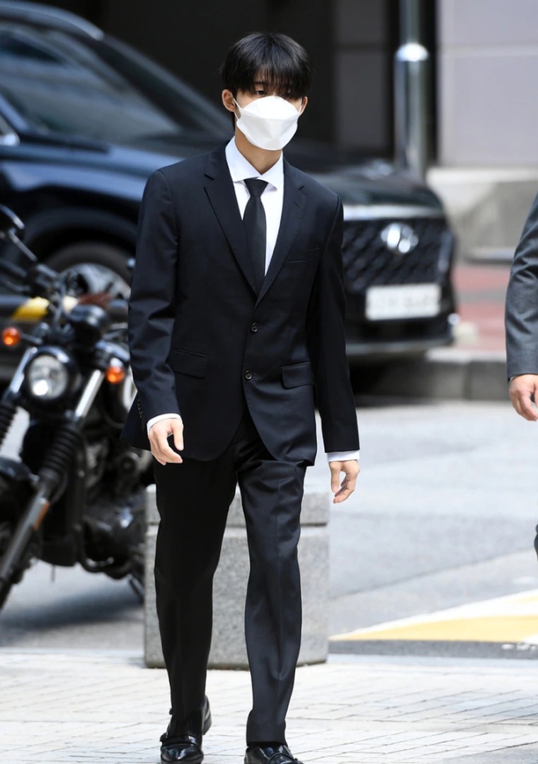 B.I涉毒判缓刑4年‧网民痛批艺人特权