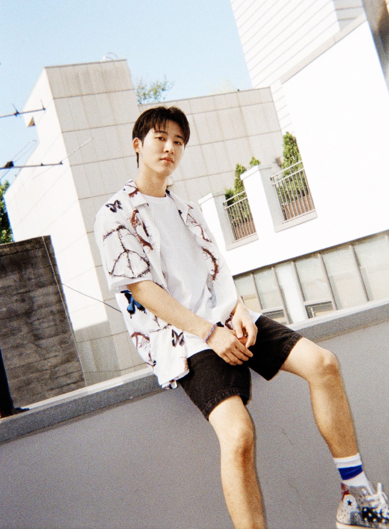 B.I涉毒判缓刑4年‧网民痛批艺人特权