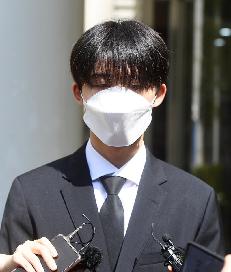 B.I涉毒判缓刑4年‧网民痛批艺人特权