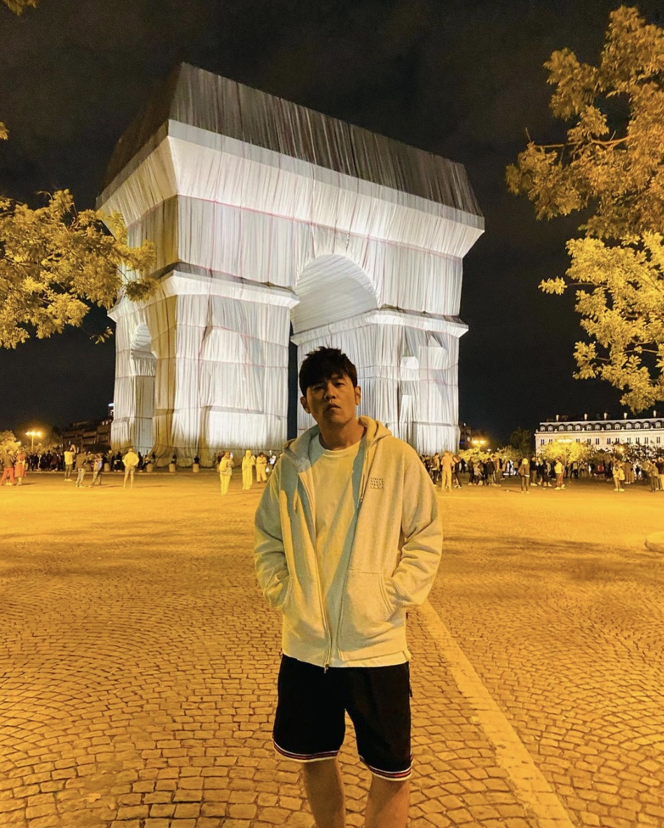 周董观战梅西惊喜听见自己歌.被爆密邀道维强森助阵《周2》