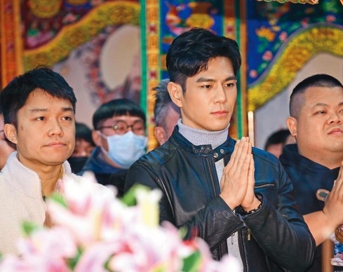 祖雄晒“凸照”曝性癖好.聊18禁话题惊呆粉丝