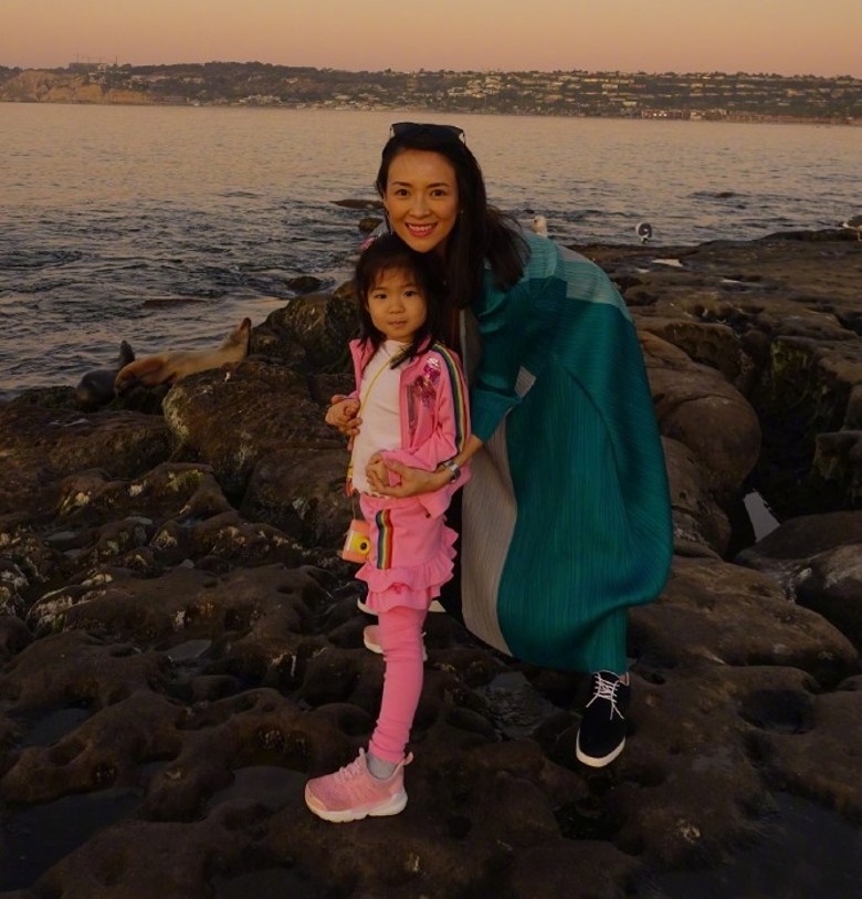 “我可能不能陪你长大”.章子怡谈5岁女儿泪崩