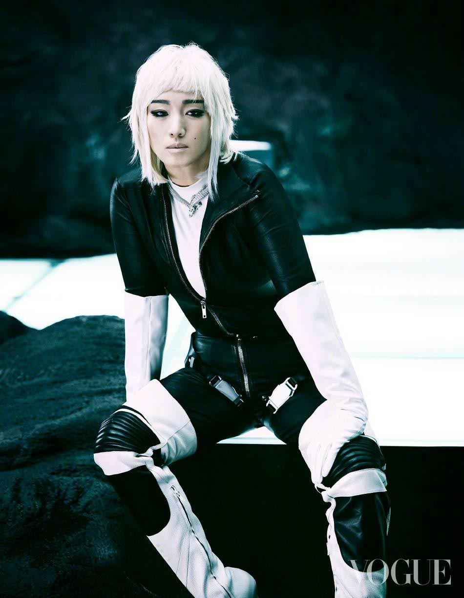 “电影院里给不了你娱乐”.巩俐娱乐圈论引舌战