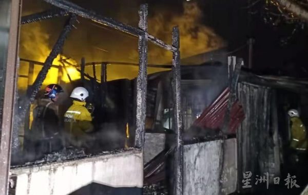 银发飘飘 | 不退休 能帮人就帮 林金福工余献力消防服务