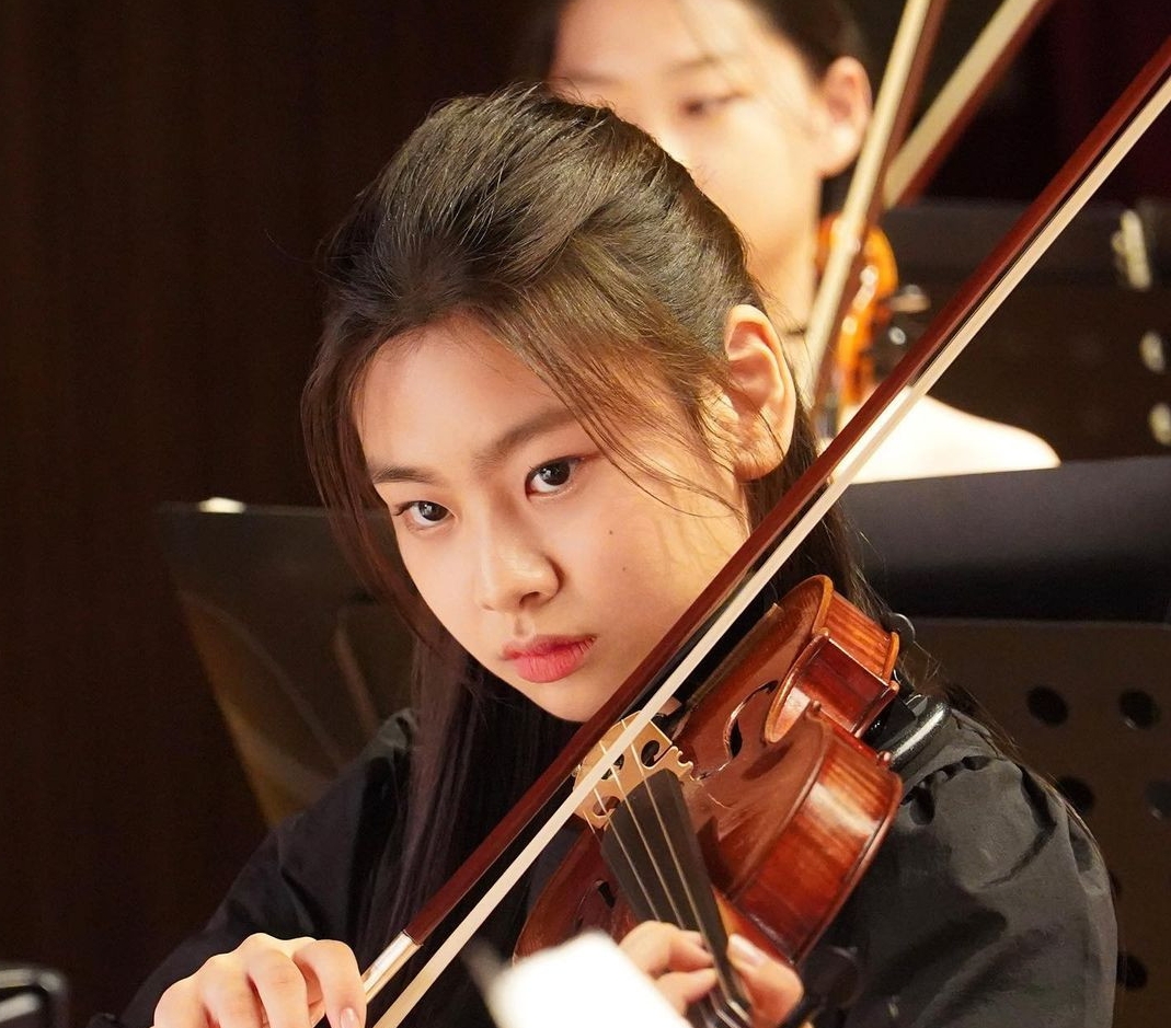 《尸杀列车》孔刘女儿长大了.15岁金秀安撞脸姜素拉