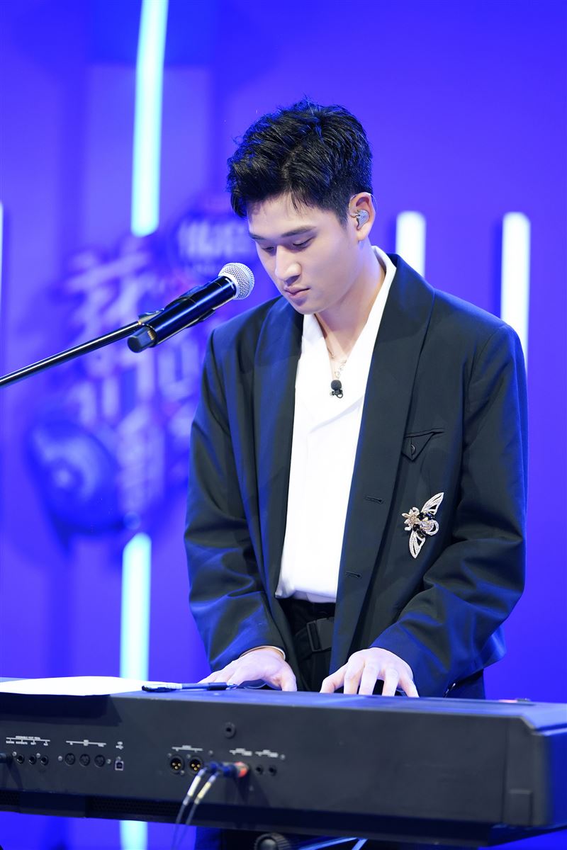 《我们的歌3》｜合唱薛之谦登热搜．周兴哲人气飙12倍