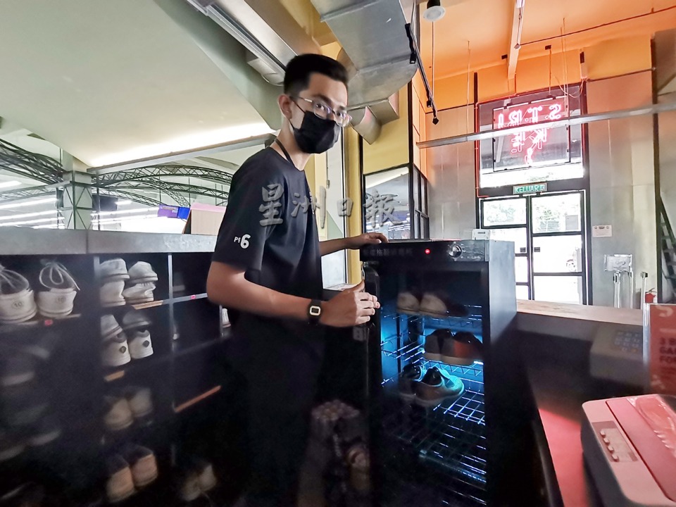 东:保龄球场重开一周余 等待顾客回流