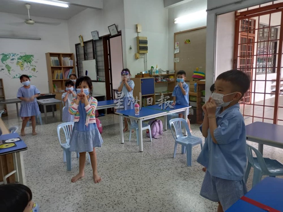 东:彭学前教育协会:父母仍不放心,幼教同业困境料持续至明年。