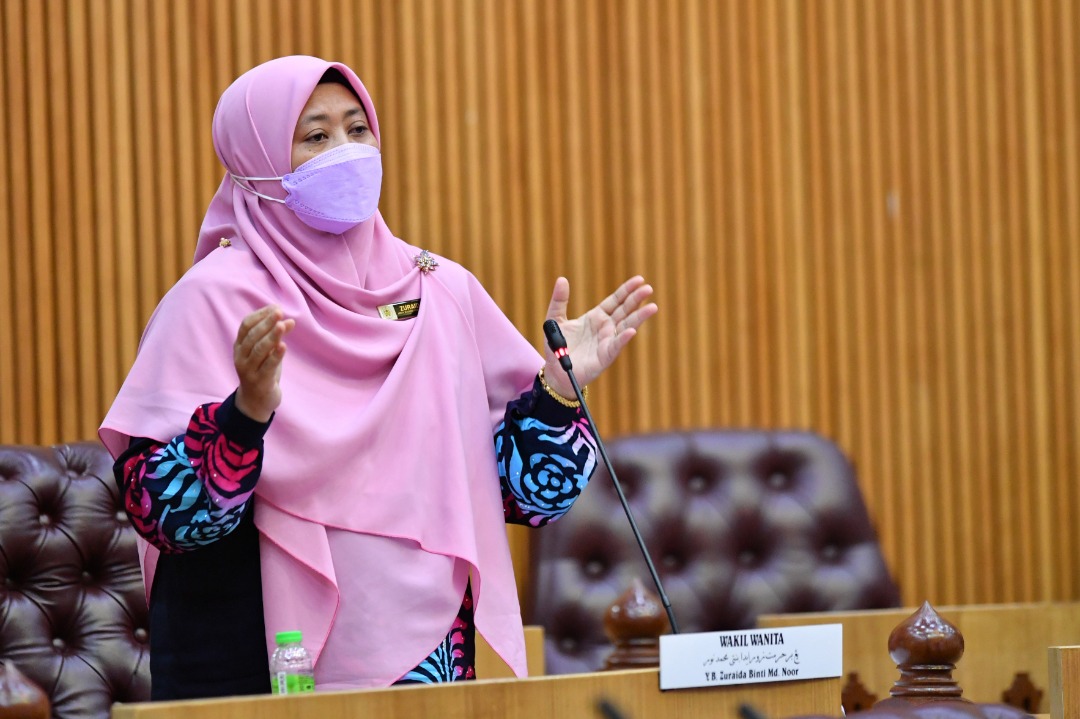 东:登州立法议会(三):登州受委女议员祖莱达促请登州政府设立24小时开放的临时庇护中心,以保护受到家暴或虐待的受害者。