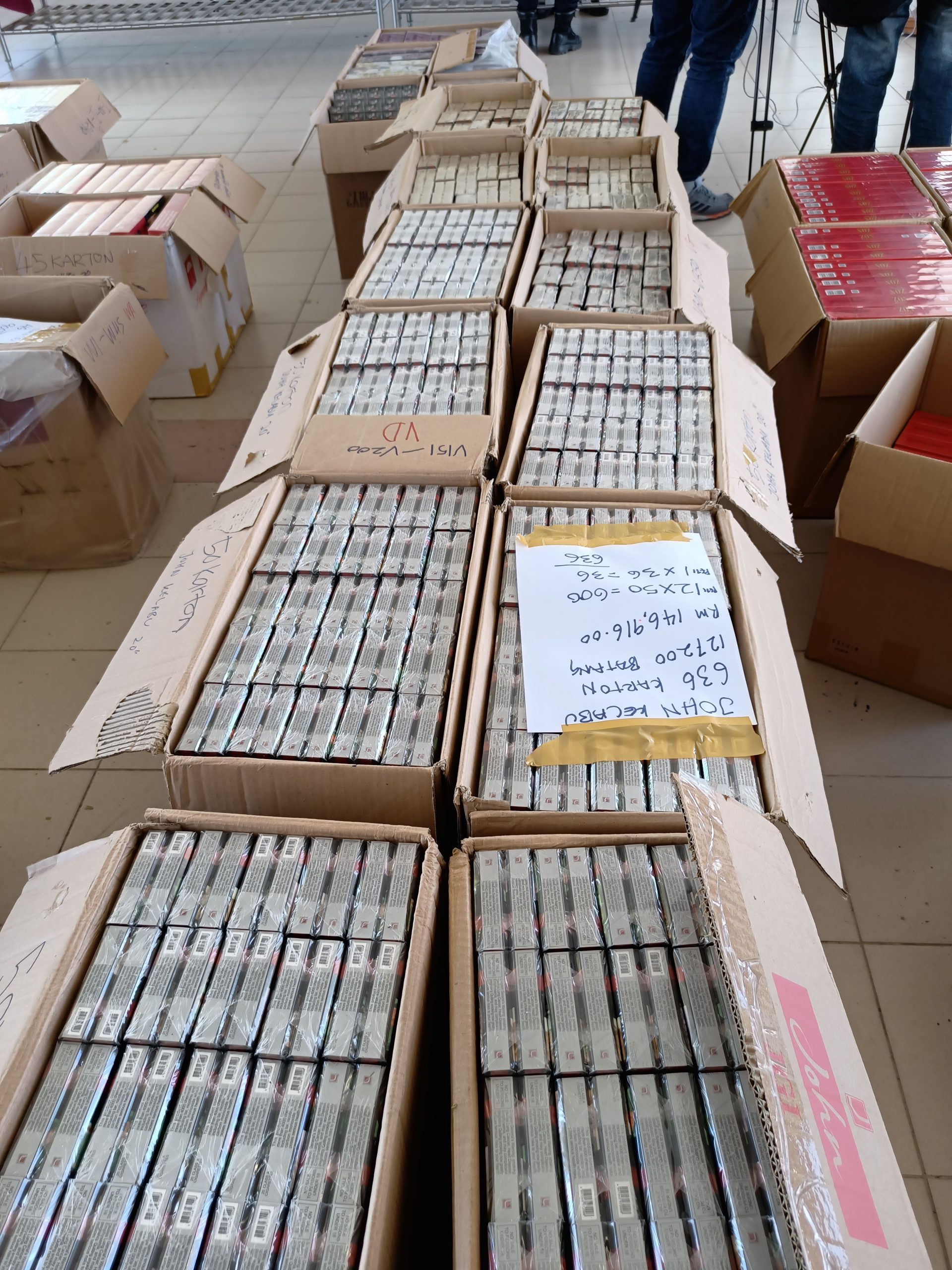 以PVC管遮掩被识破 PGA破逾200万走私烟酒