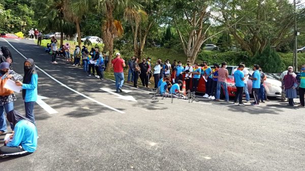 供fb/ 森州共1万5895名中四至中六生即日起接种疫苗,为10月开学做好准备。