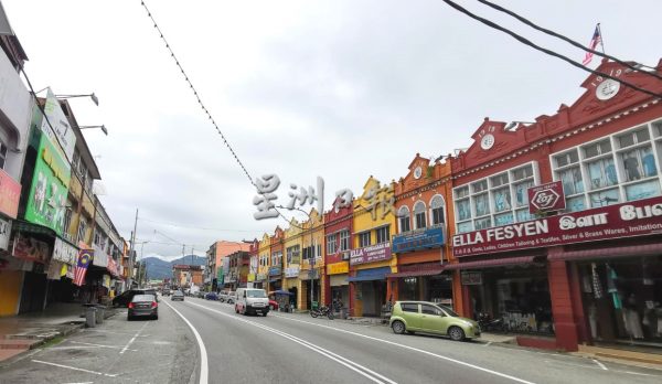 汝来区明年起征泊车费,手机应用程式或固本付费