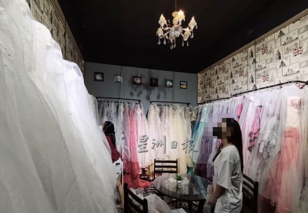 供FB／结婚旺季让婚纱店终于迎生意，料明年涌现新人“抢”日子拍婚纱照