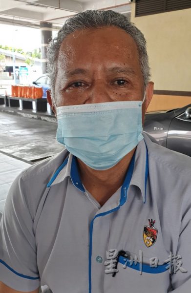供fb:“不光顾就去别的海滩”!非法遮阳棚出租业者向自带帐篷游客下逐客令