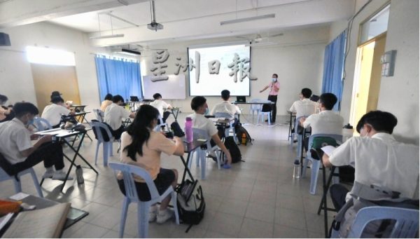 供fb：森州有192名教师拒绝接种冠病疫苗，占总数的1.1%