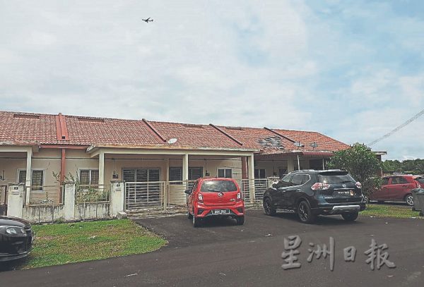 供fb：水龙卷来袭！朱湖区至少10民宅屋顶被卷走