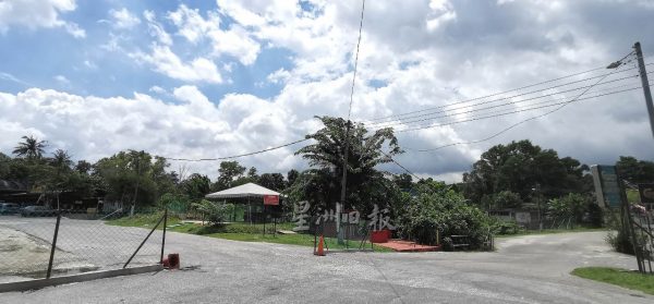 供fb:金源镇路口买地风波持续燃烧,部分围栏遭推到,地主怒喊报警