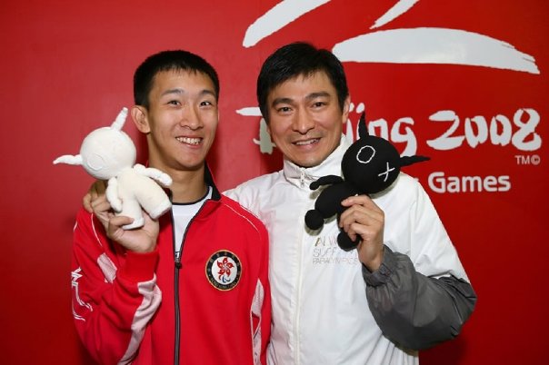 刘德华悄行善.连25年捐5万助身障运动员