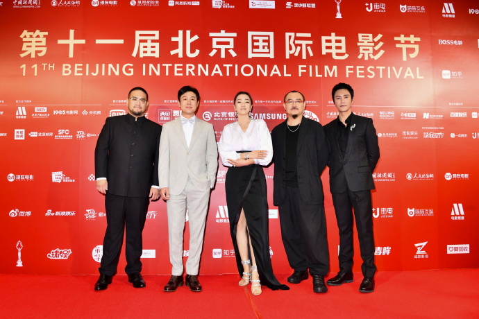  北影节闭幕|34年后再同框‧巩俐被姜文叫奶奶