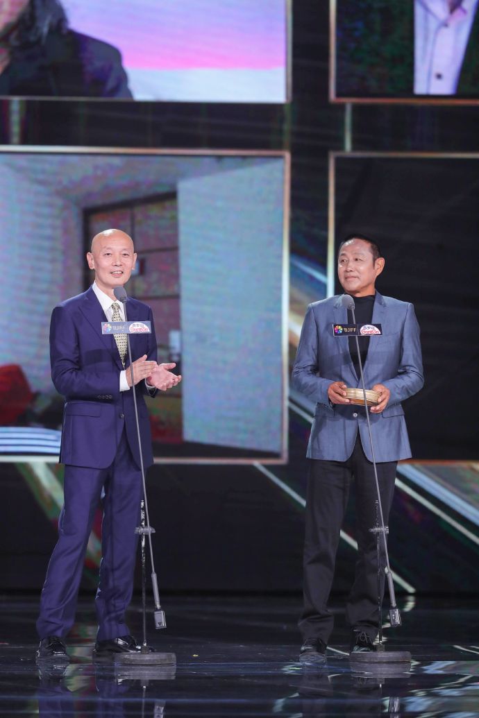  北影节闭幕|34年后再同框‧巩俐被姜文叫奶奶