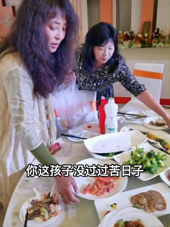 参加婚宴打包剩菜被嘲‧李勤勤回击:不丢人