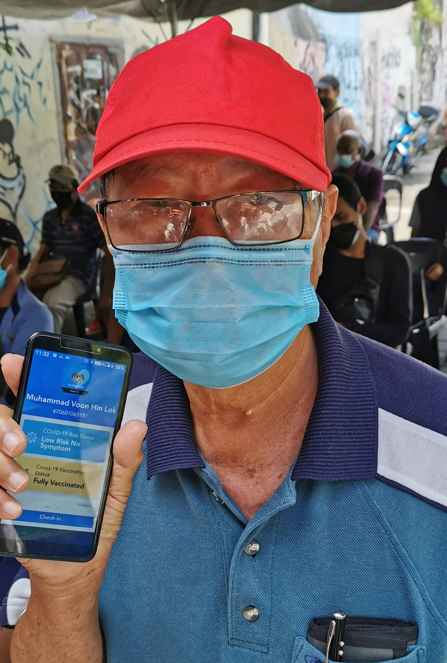 **取代签发（请置头条）**柔：封面：【特稿】：直律街后巷成临时疫苗中心，今日成功为数十游民及失业人士接种康希诺