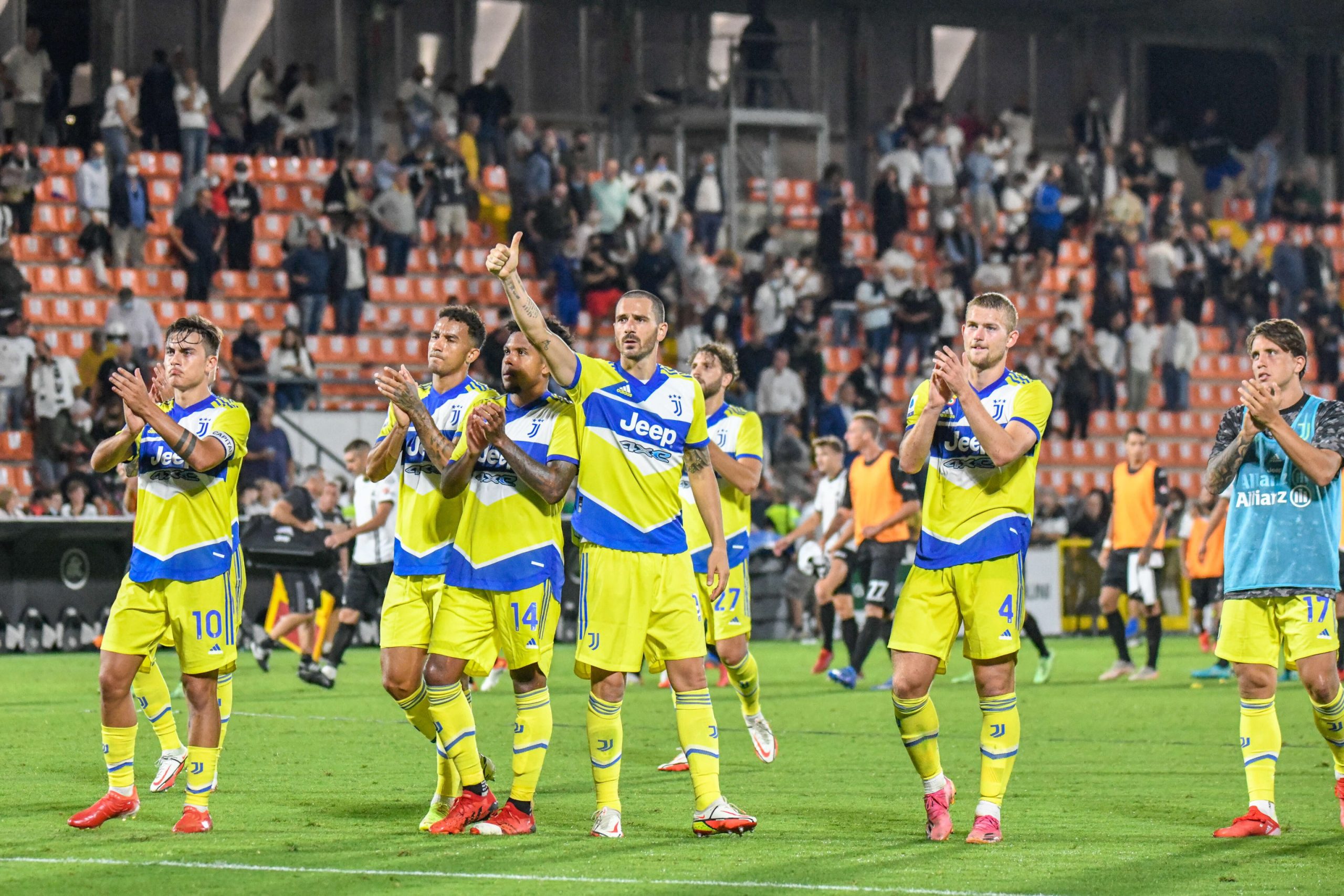 周中甫破胜荒 斑马快马加鞭