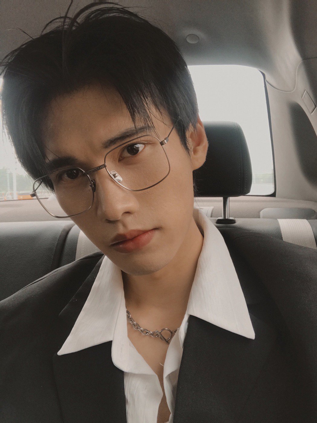 周扬青高颜值“新欢”曝光.疑小6岁《创造营2021》男星