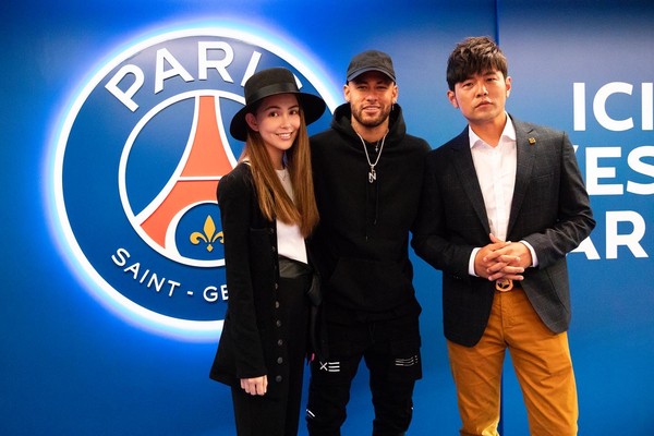 周董与球星世纪合影.再曝光《周2》超大咖嘉宾