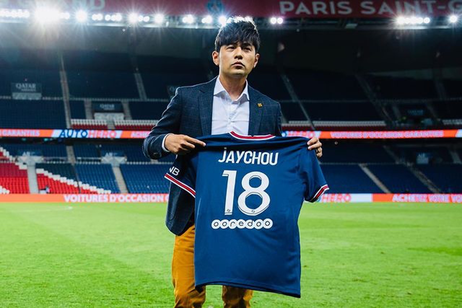 周董与球星世纪合影.再曝光《周2》超大咖嘉宾