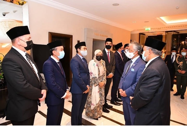 国家元首飞抵伦敦