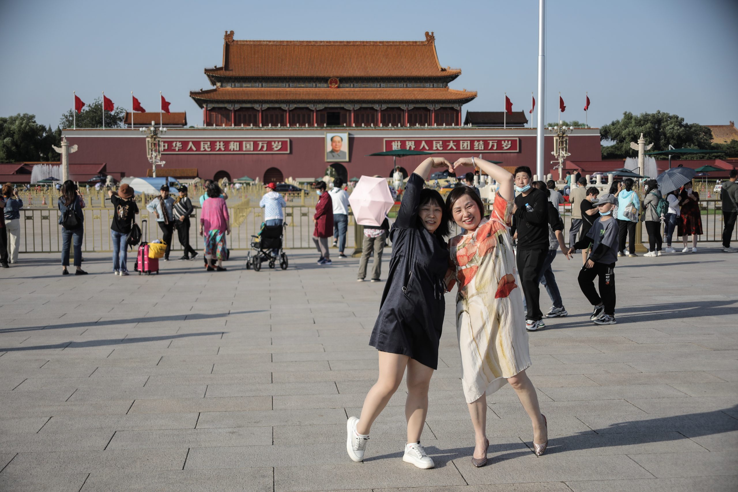 国庆游客激增 严防疫情  中实施跨省游“熔断机制”