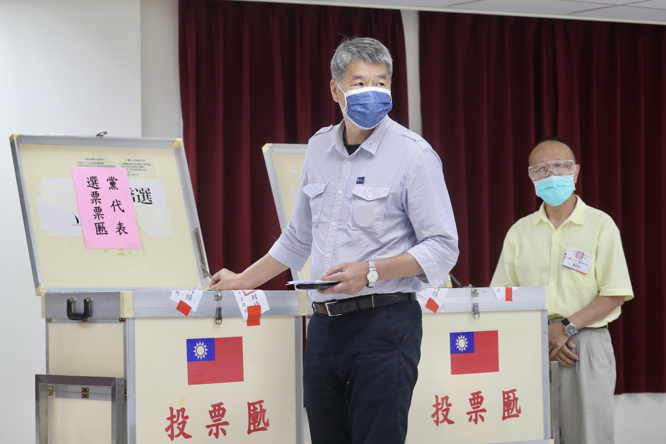 国民党主席选举民调:张亚中朱立伦相差不到一个百分点