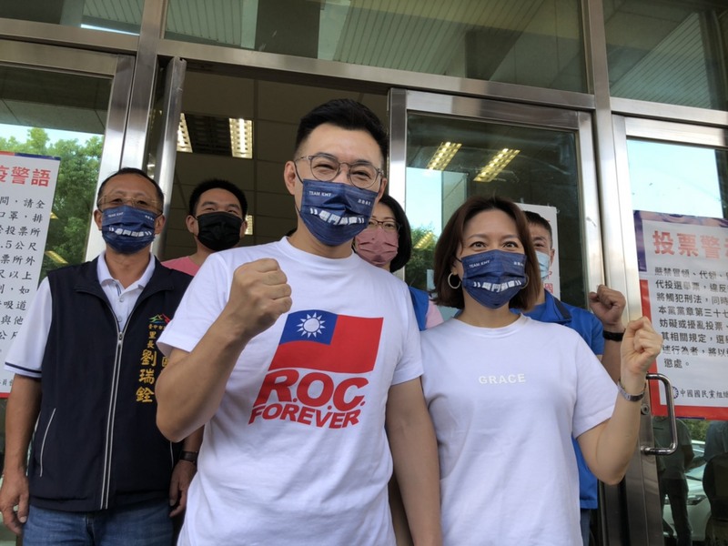 国民党主席选举民调:张亚中朱立伦相差不到一个百分点