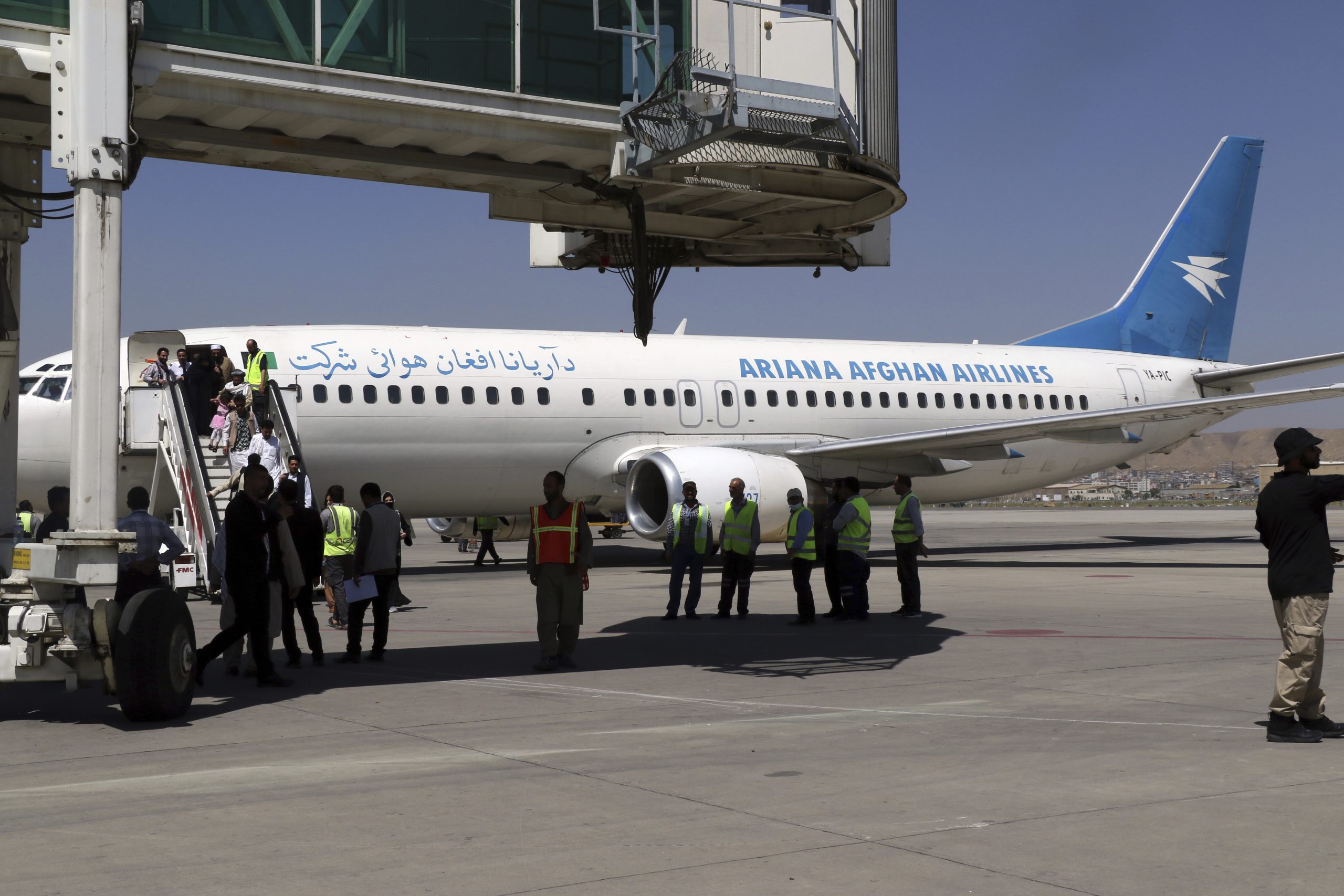 塔利班据报阻至少4架包机离境