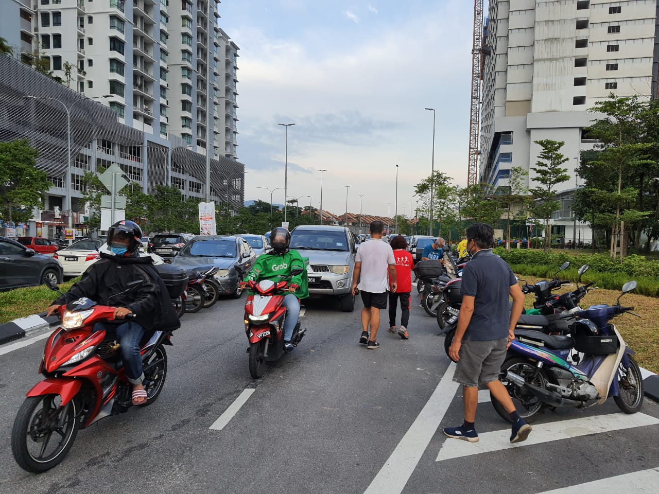 大都会-余保凭PC(美罗柏兰岭西路)7图