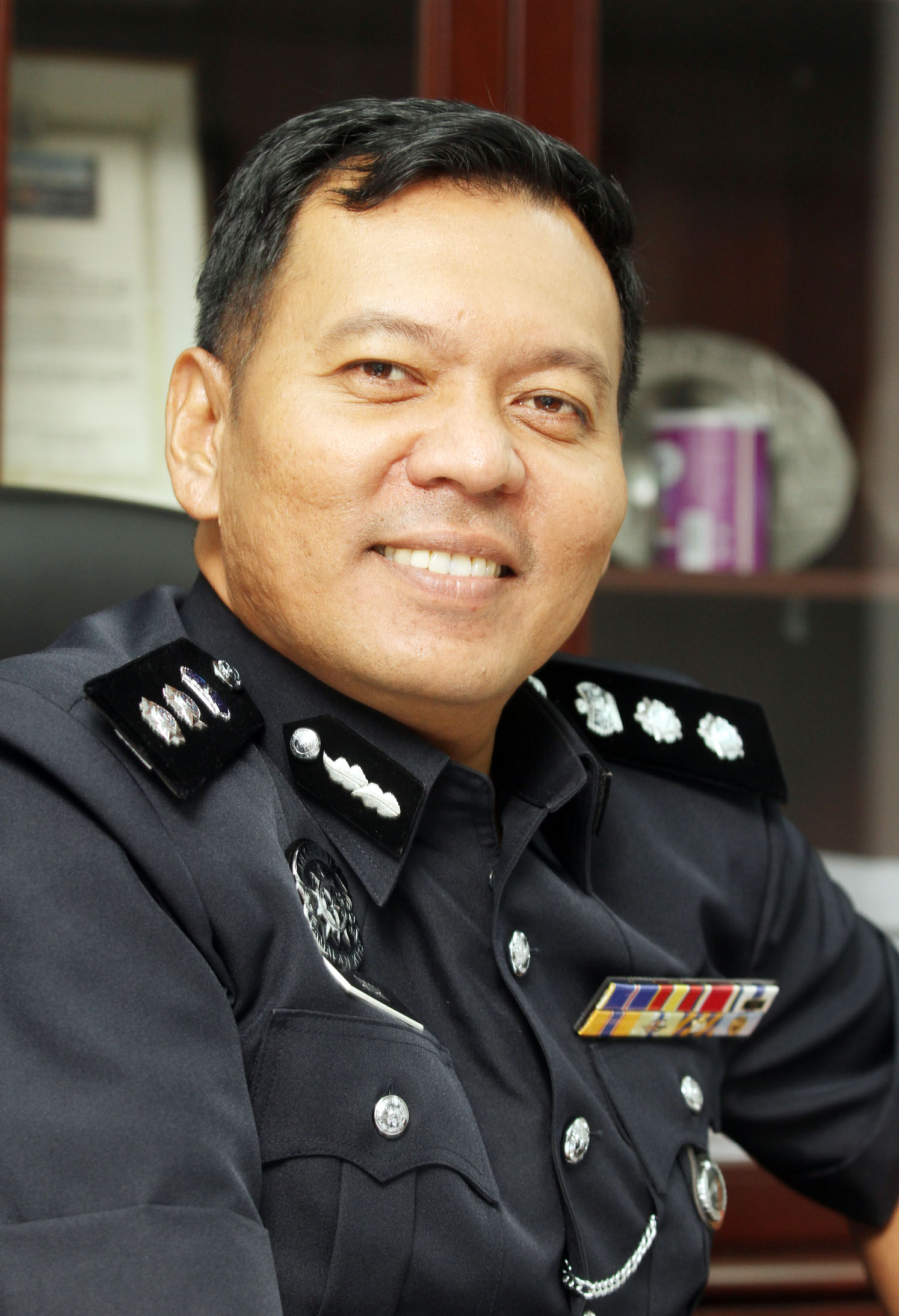 大都会/吉胆酒店一华男房客倒毙房内