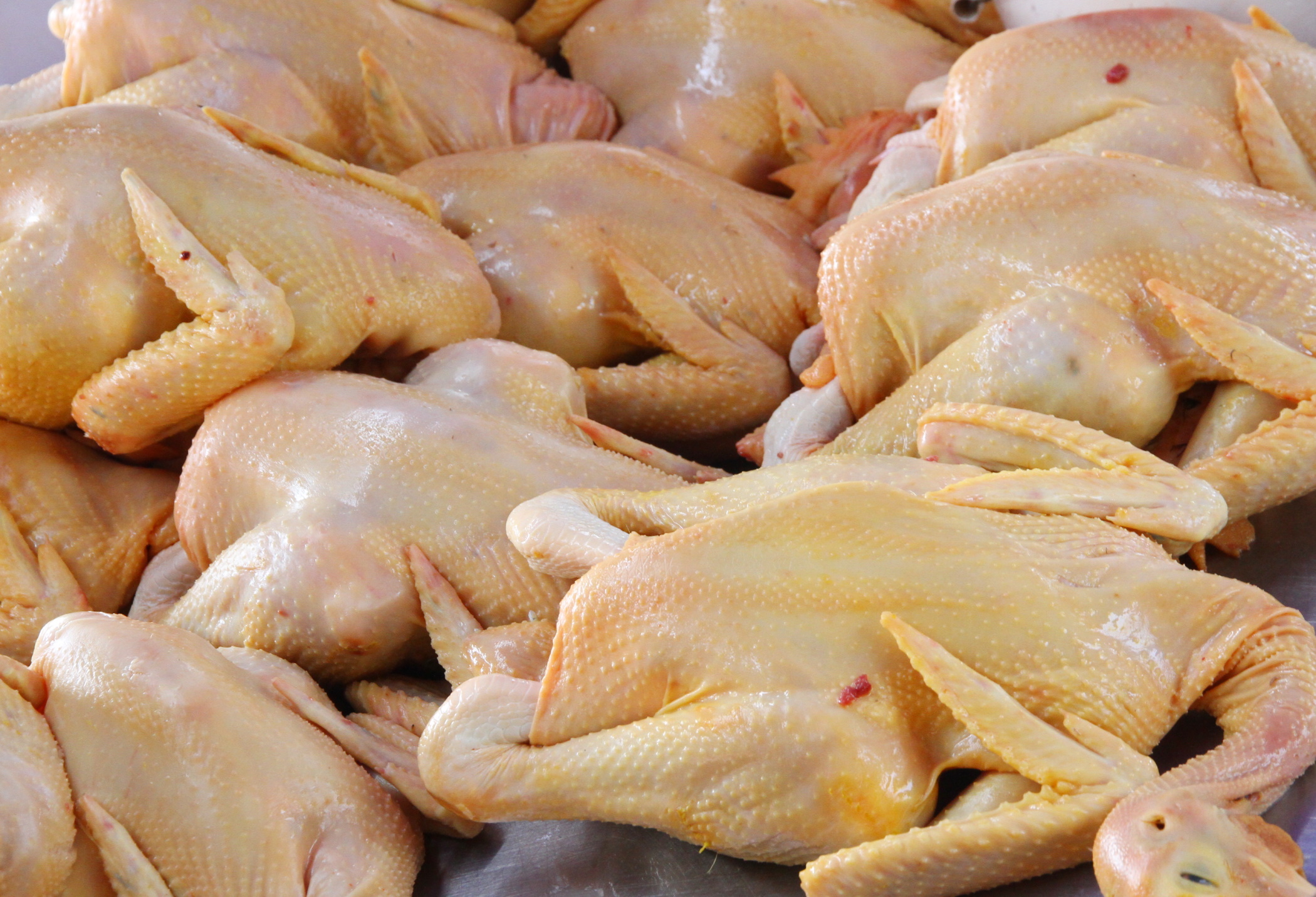 大都会/跟进鸡肉涨价