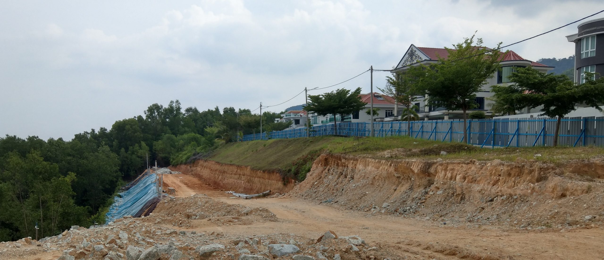 大霹雳时事焦点/山坡施工建屋道路现裂缝 发展商:正常现象无需担心