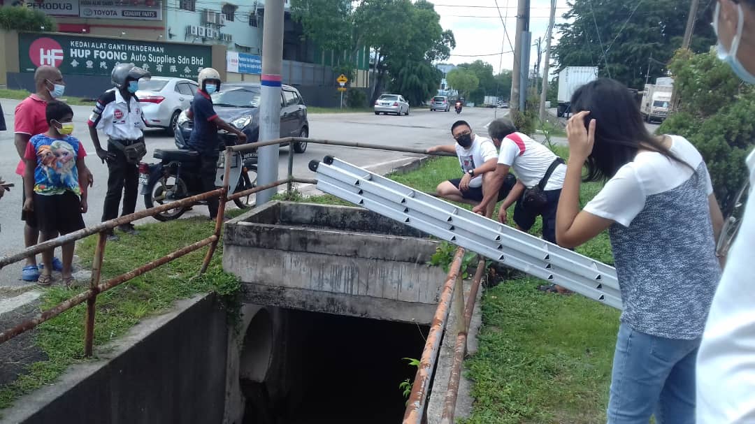 大霹雳时事焦点/怡保第一花园8旬长者 疑掉水沟失踪家人急寻人