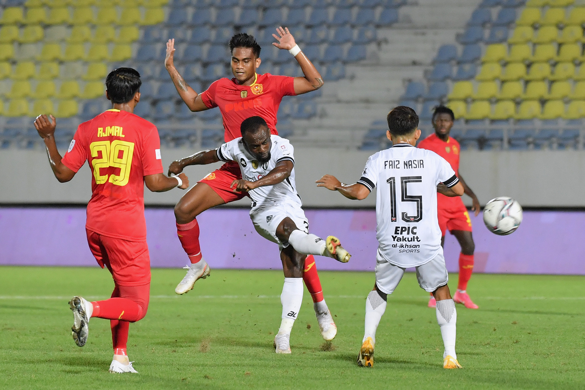 大马杯足球赛 砂(登)2连胜