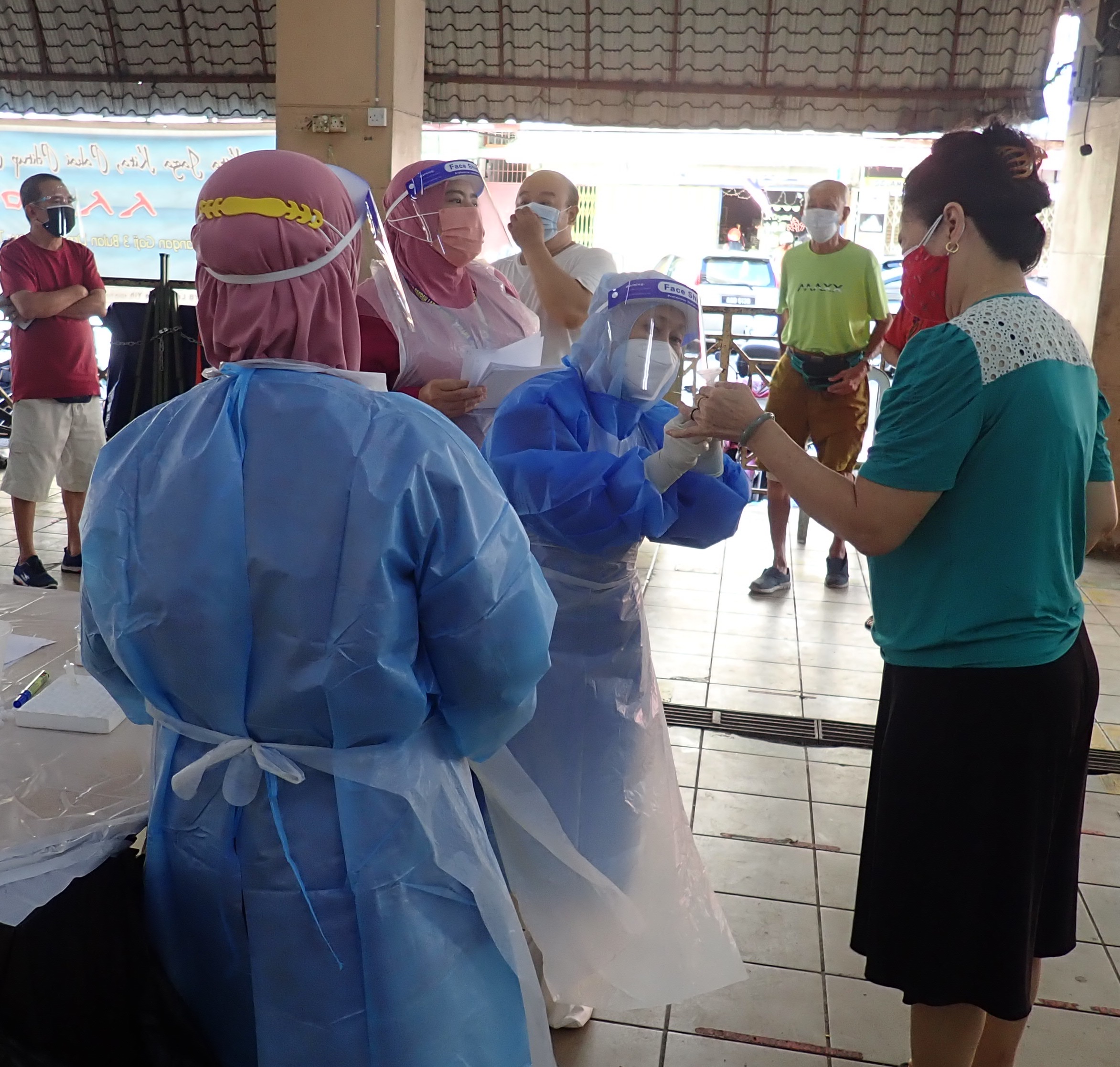 太平及新板巴刹 逾300小贩筛检 4人确诊