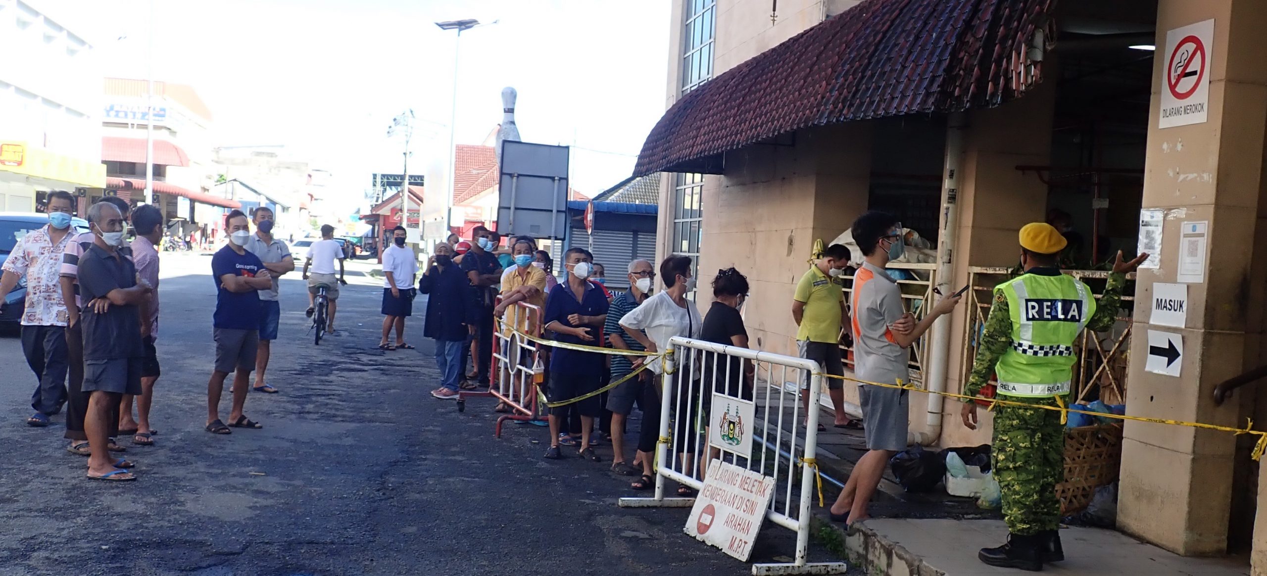 太平及新板巴刹 逾300小贩筛检 4人确诊