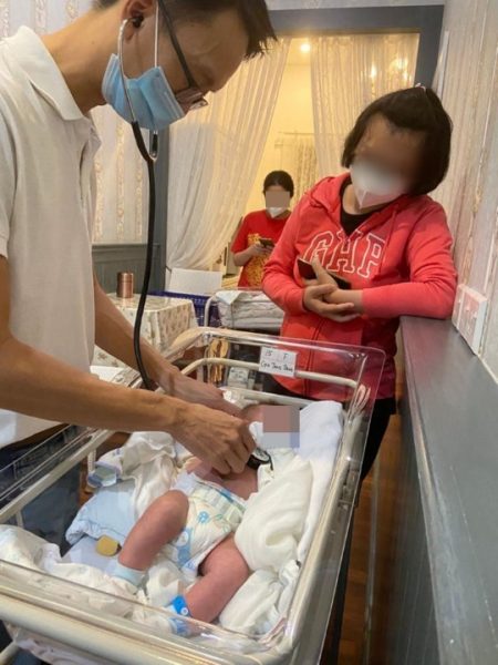 婴孩受感染，陪月中心留下婴孩和母亲照顾