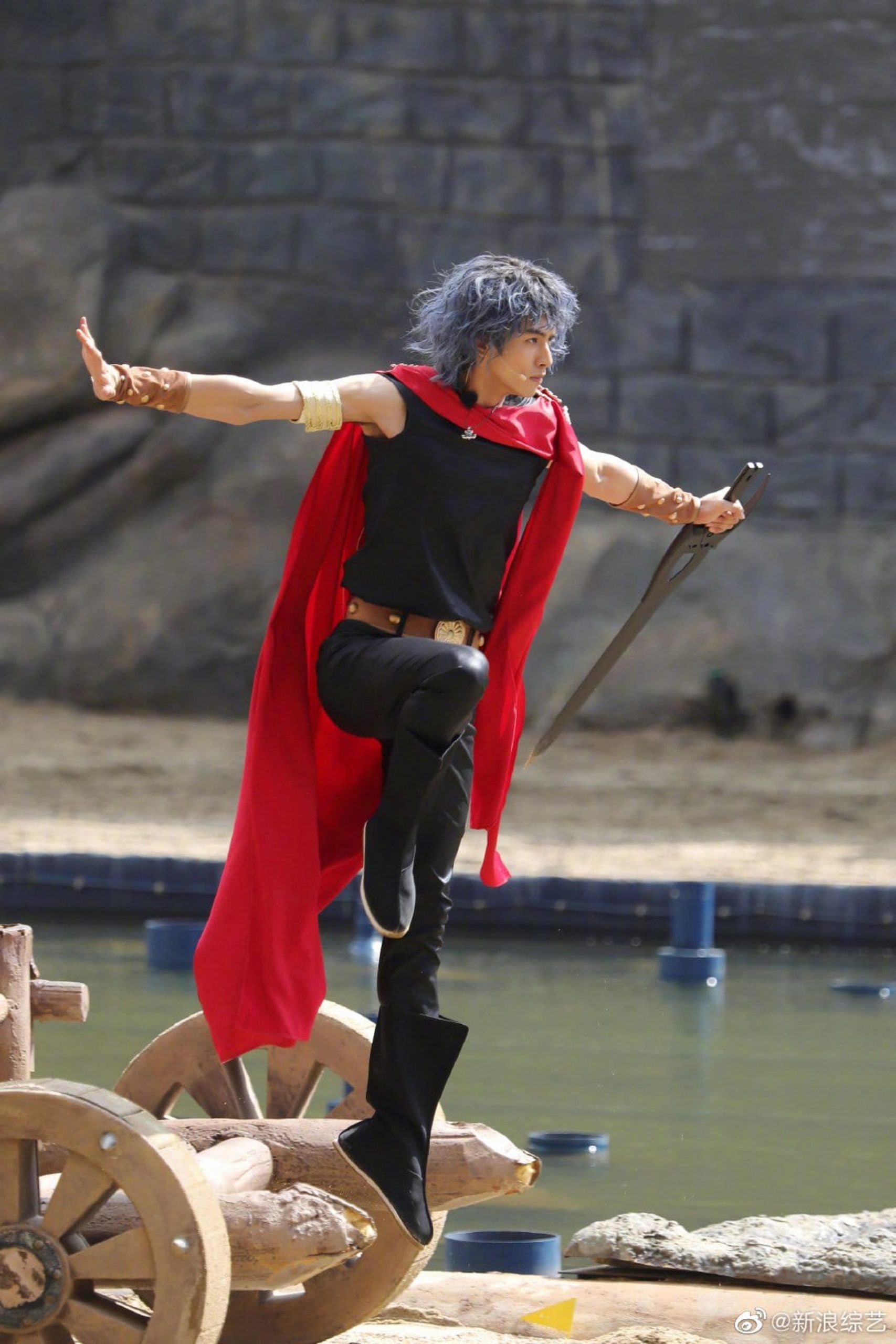 宋威龙烫发扮步惊云.何润东大赞YYDS