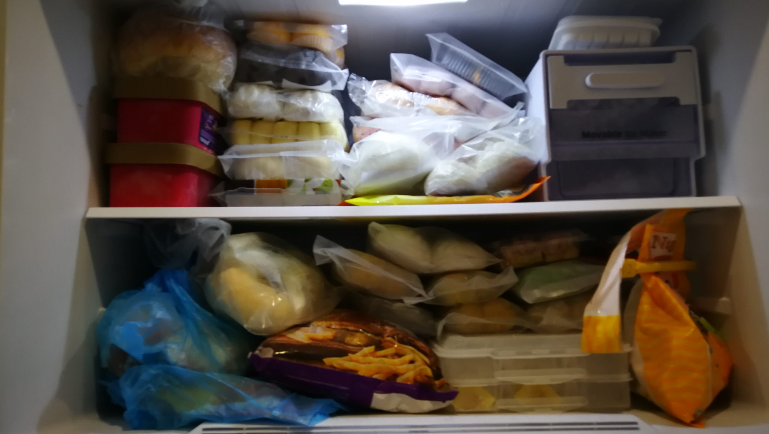 封面-大都会-民众大量采买食品,导致冰箱爆满/8图