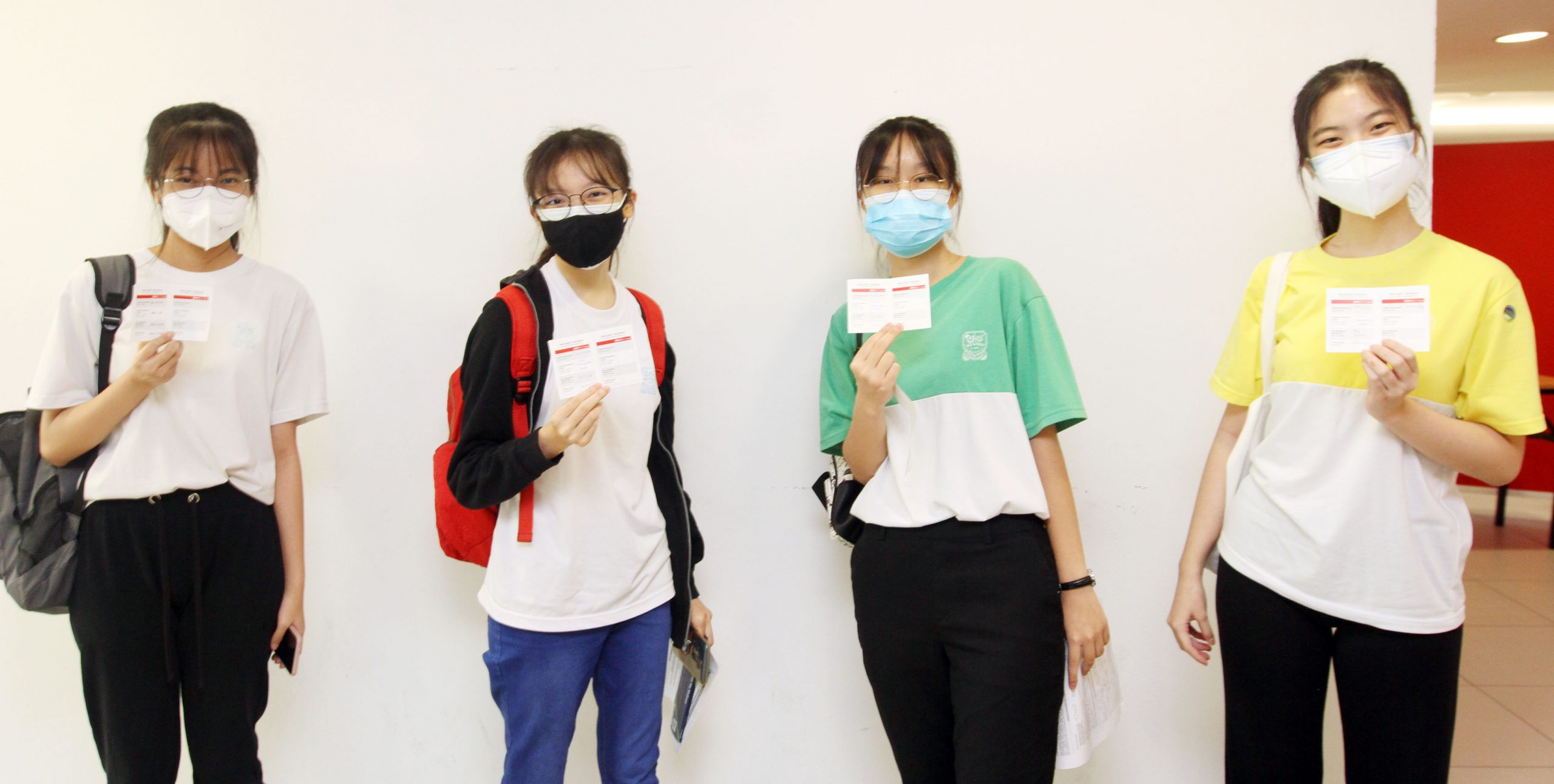 封面(大都会)为返校上课做准备,中学生今日施打疫苗!/多图